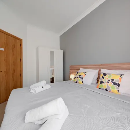 Sunny Coast Sliema 3-Bedroom Apartment 아파트 슬리에마