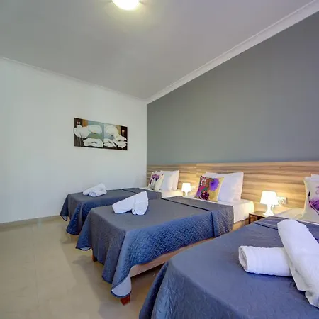 Sunny Coast Sliema 3-Bedroom Apartment 아파트