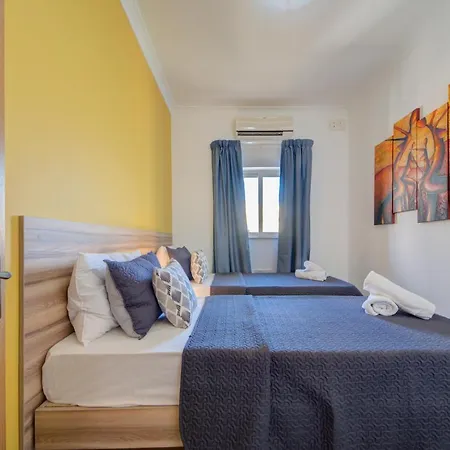 Sunny Coast Sliema 3-Bedroom Apartment 아파트 슬리에마