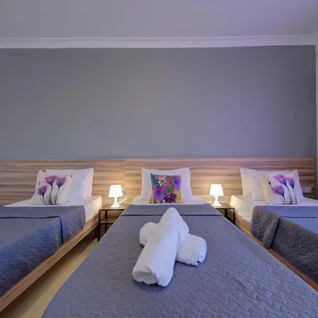 Sunny Coast Sliema 3-Bedroom Apartment 아파트