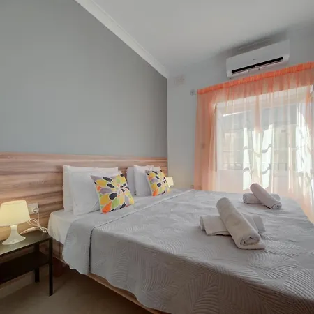 아파트 Sunny Coast Sliema 3-Bedroom Apartment *