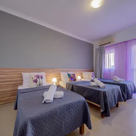 Sunny Coast Sliema 3-Bedroom Apartment Apartamento *